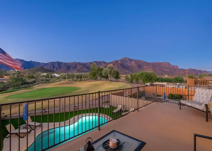 Golfer's Getaway W/ Scenic Views! * Gold Canyon